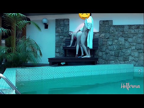 ❤️ Il capo invita la cameriera alla piscina, ma non poteva resistere a un caldo Pornoal it.xxxnd.ru