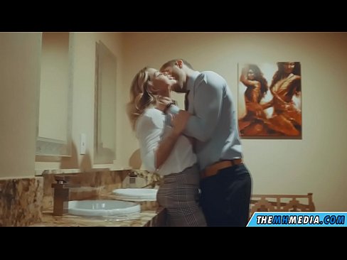 ❤️ Quando una bionda formosa ti seduce in un bagno pubblico Pornoal it.xxxnd.ru